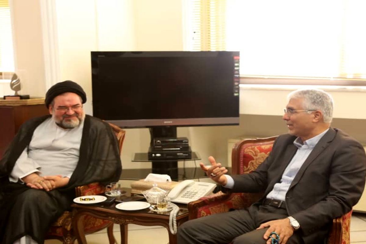 استاندار فارس در دیدار عضو کمیسیون فقهی بانک مرکزی