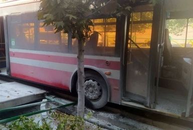 حرکت ناگهانی اتوبوس BRT در خیابان ولیعصر ۶ مصدوم بر جای گذاشت