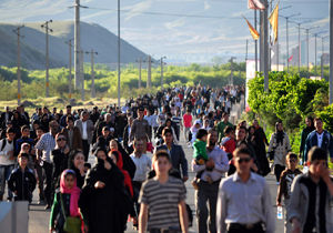 برگزاری همایش پیاده روی خانوادگی در فین