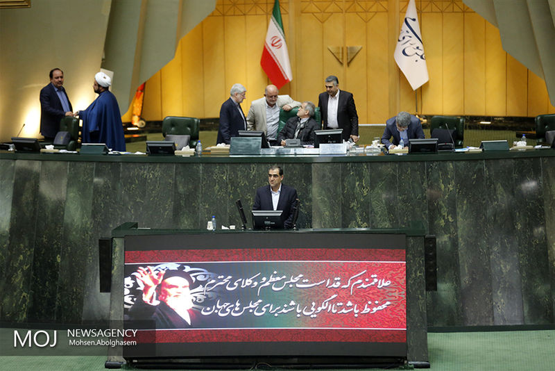 نایب رئیس مجلس به معاون وزیر راه و شهرسازی تذکر داد