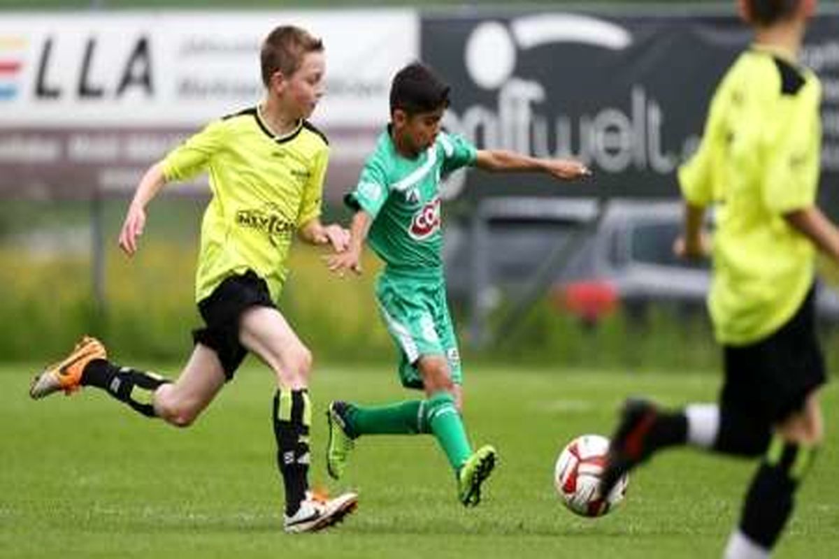 فوتبال دانش آموزی