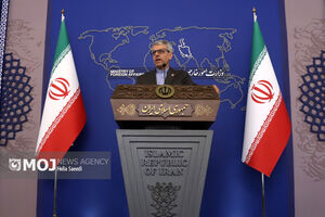ایران دو شهروند فرانسوی را از زندان اوین آزاد کرد