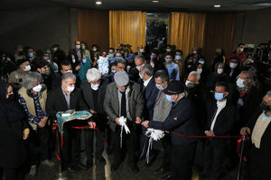 گشایش نمایشگاه عکس سفره‌های هفت‌سین و تجلیل از پزشک عکاس مدافع سلامت