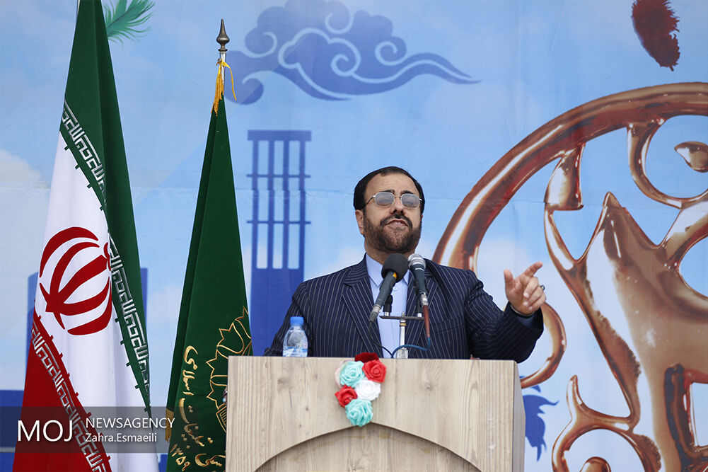 جشن چهلمین سال انقلاب در بندرعباس/حسینعلی امیری معاون پارلمانی رییس جمهوری