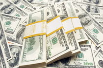 دلار در لبه ۳۰۷۰ تومان