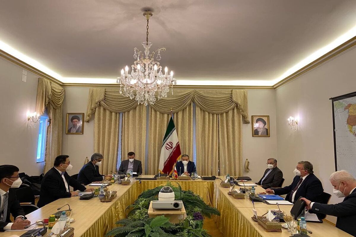 نشست روسای هیئت‌های سه کشور در وین