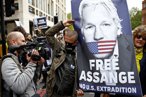 US submits formal extradition request for Julian Assange