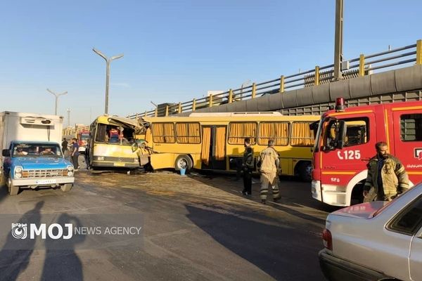 تصادف دو اتوبوس در جاده مخصوص کرج / ۱۶ نفر مصدوم شدند+ عکس