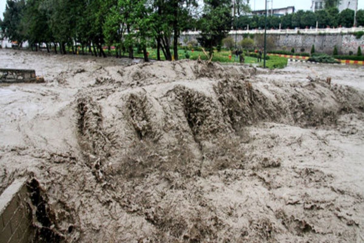 طغیان رودخانه