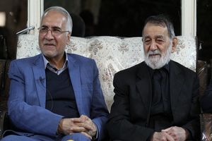 خانواده شهدا صاحبان اصلی نظام اسلامی هستند