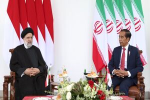 رئیس جمهور اندونزی در استقبال رسمی از رئیسی و هیئت دولت ایرانی 21 گلوله توپ شلیک کرد