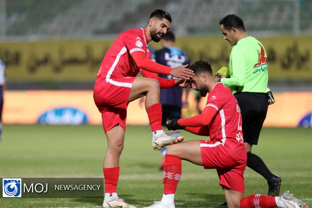 دیدار تیم های فوتبال پرسپولیس و پیکان