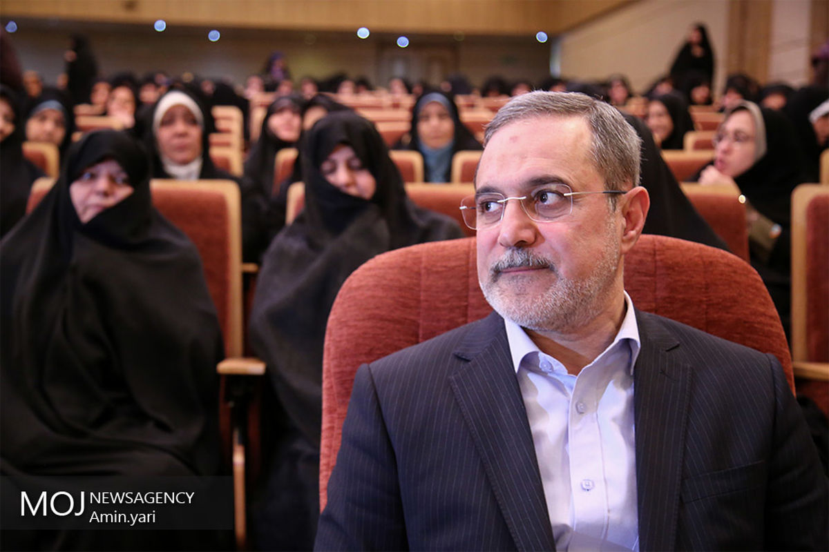 نواختن زنگ انقلاب/سيدمحمد بطحایی وزير آموزش و پرورش