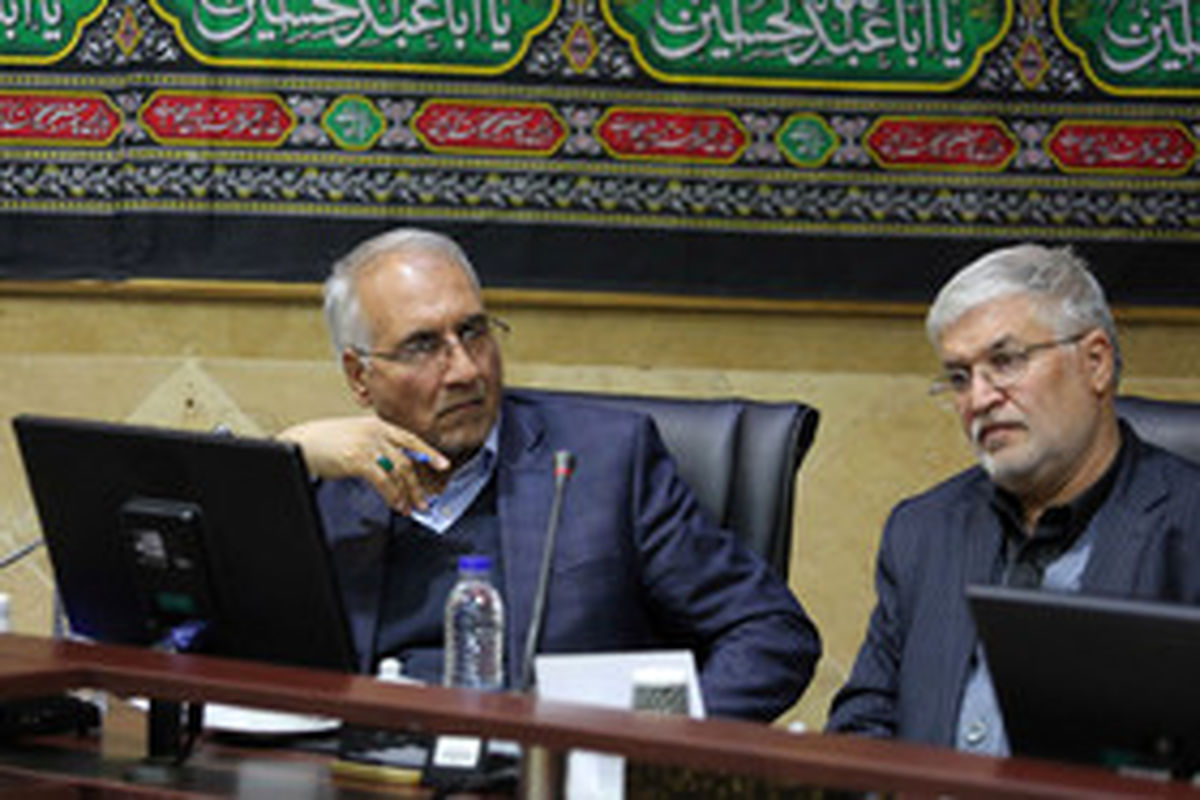 اصفهان- شهردار اصفهان در مناطق زلزله زده