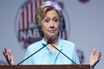 هیلاری کلینتون: قانون مهاجرت باید اصلاح شود