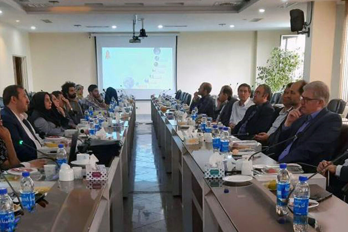 رئیس سازمان فضایی ایران در بازدید از طرح های فضایی دانشگاه تهران