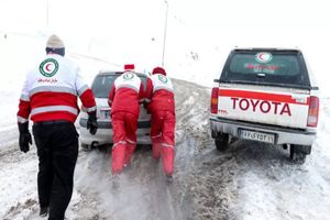 بارش برف و ریزش کوه، ۲۳ جاده را مسدود کرد