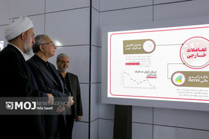 بازدید وزیر بهداشت از نمایشگاه رویداد ملی شهید جمهور