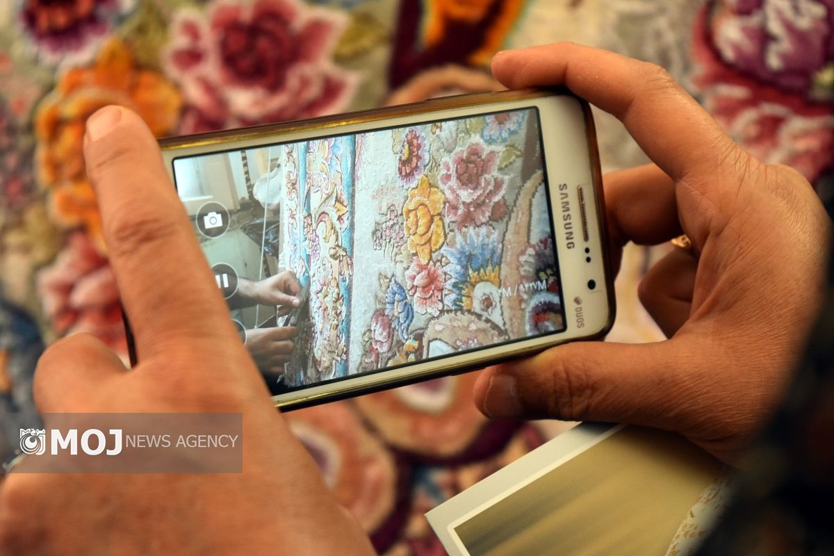 تور صنعتی خوشه فرش دستباف لرستان به تبریز