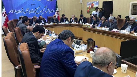 آمادە لینک کردن فعالان اقتصادی کردستان با صاحبان صنایع بزرگ هستیم