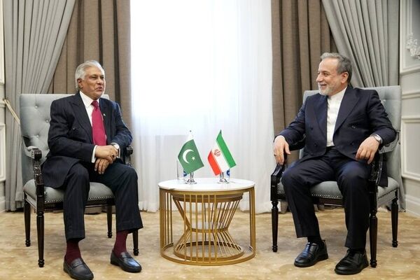 دیدار عراقچی با وزرای خارجه پاکستان و ازبکستان در حاشیه نشست شانگهای
