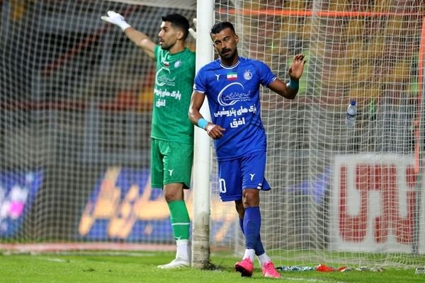 سرمربی استقلال، رامین رضاییان را اخراج کرد