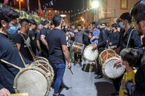 آغاز عزا با نواخته شدن نوای دمام در آیین وداع رهبر شهید+فیلم