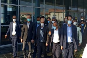 سفر وزیر نیرو به شهرستان پارسیان/گوش سپردن وزیر نیرو به درد دل‌های مردم پارسیان