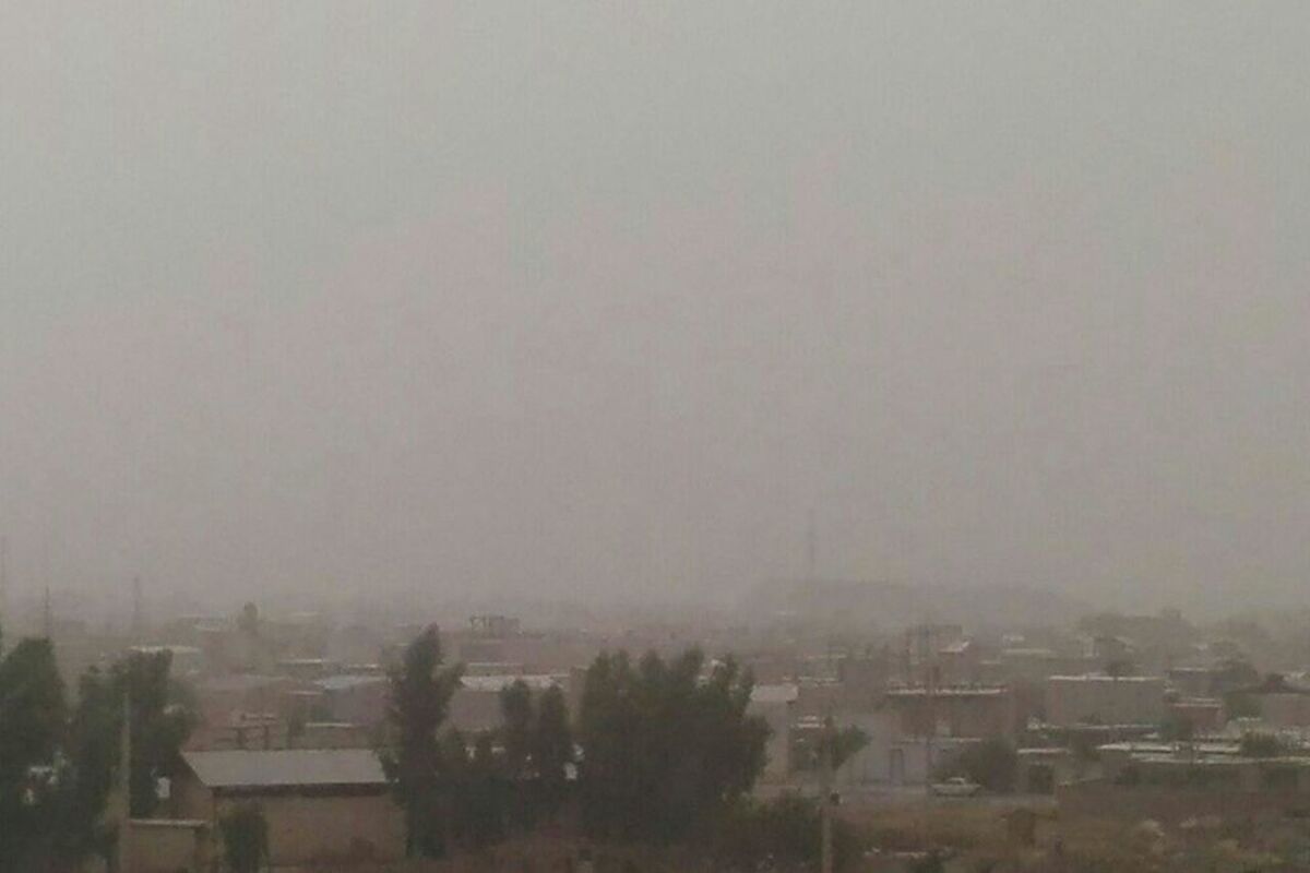 گردوغبار امروز آسمان سرپل ذهاب را فراگرفت