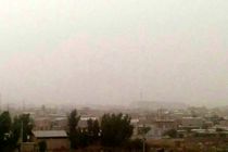 گردو خاک نیمه غربی کشور را در بر می‌گیرد