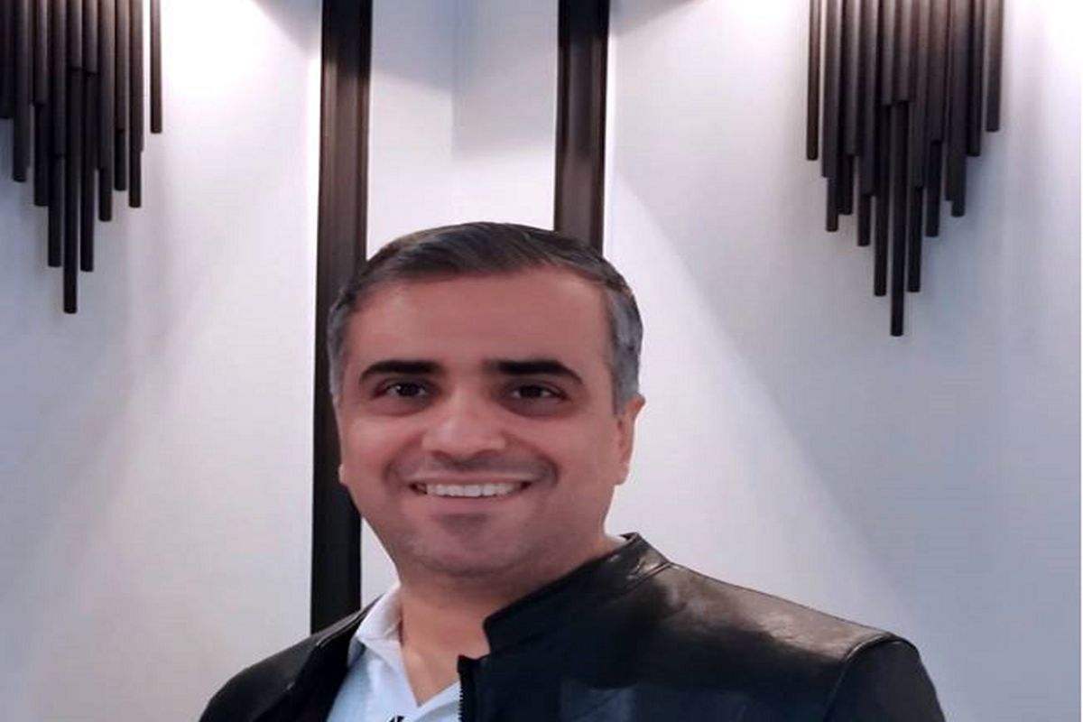 صادق دهقان هنرمند معرقکار