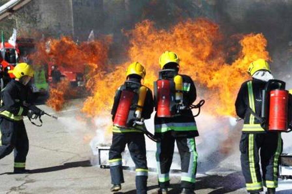 آتش سوزی انبار کفش در اهواز