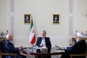 نشست مشترک سران قوای مجریه، مقننه و قضائیه برگزار شد