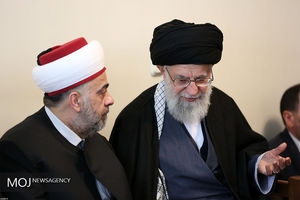 دیدار وزیر اوقاف و جمعی از علمای سوریه با مقام معظم رهبری
