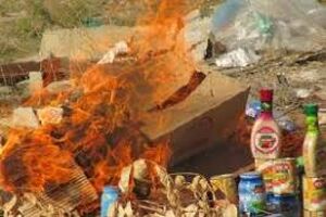 معدوم سازی یک تن انواع سس خوراکی غیر بهداشتی در اصفهان