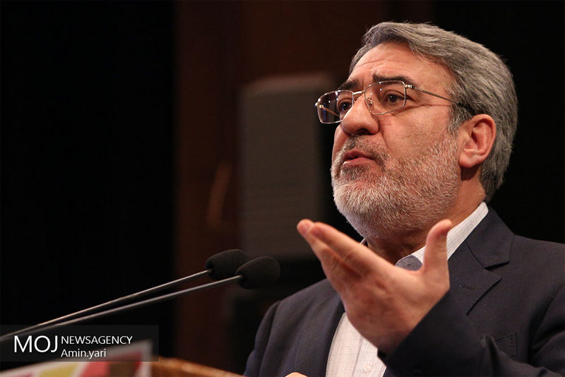 وزارت کشور و استانداری ها باید برای حل مشکلات اعلام آمادگی کنند