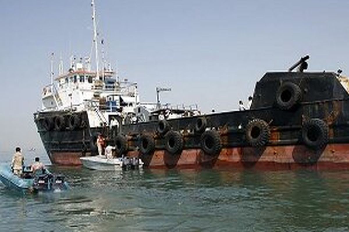 توقیف لنج حامل گازوئیل قاچاق در جاسک 