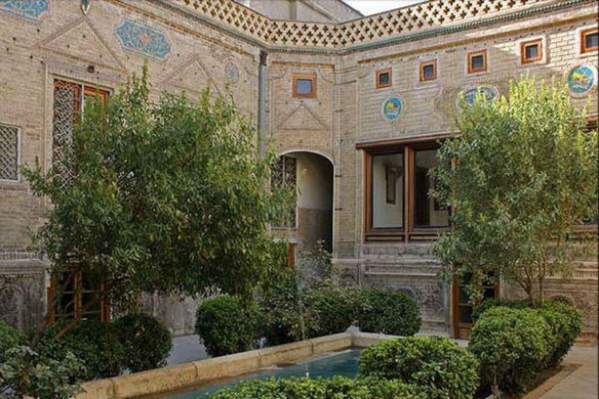 خانه تاریخی ملک