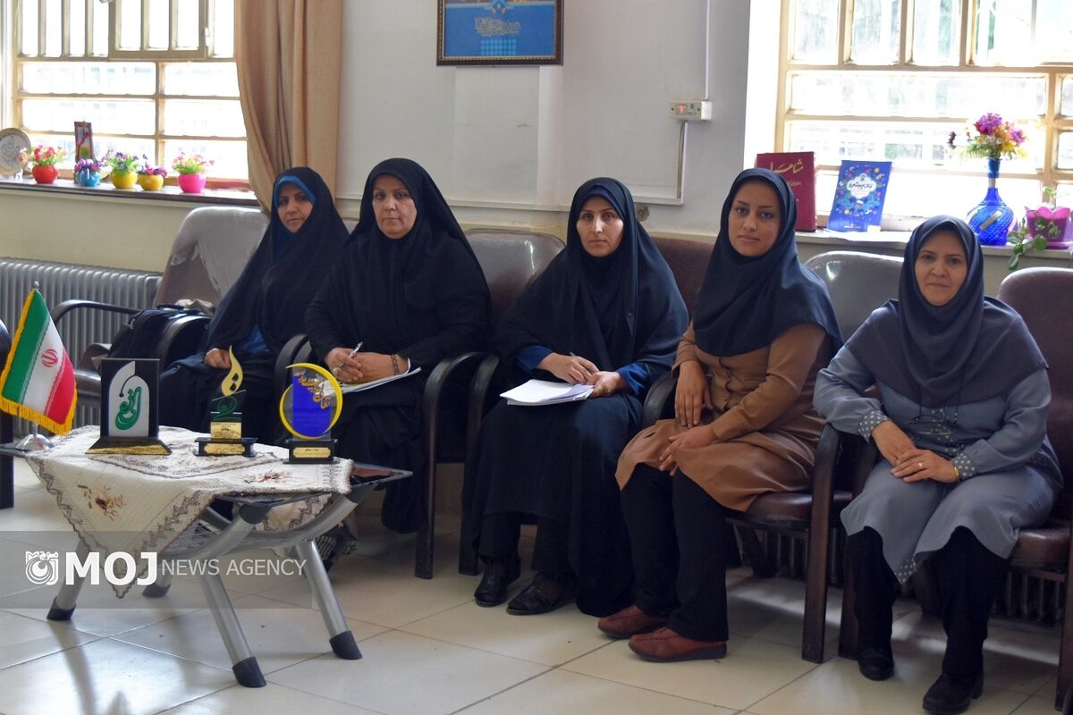 دبیرستان دخترانه فرهنگیان خرم آباد