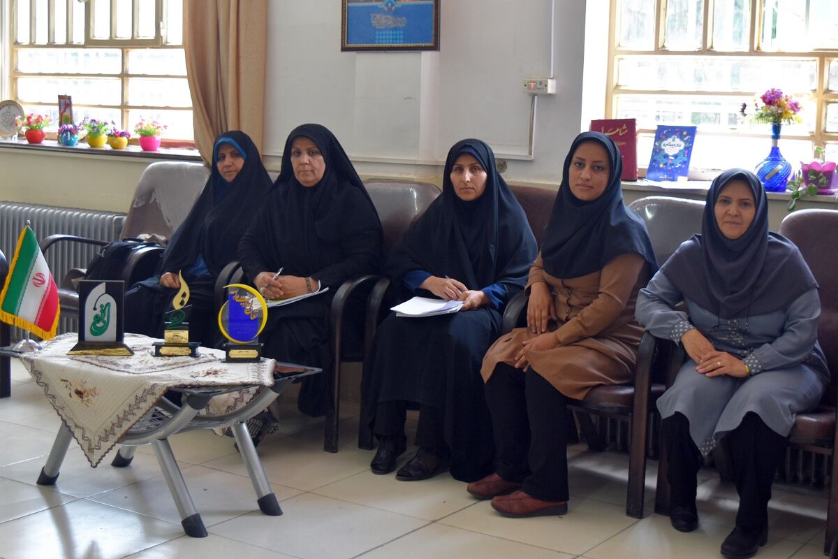 دبیرستان دخترانه فرهنگیان خرم آباد