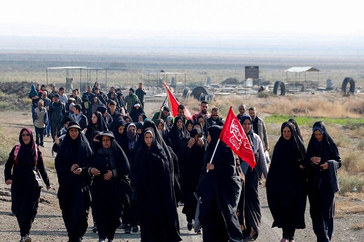 ورود زائران پیاده به مشهد