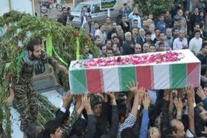 پیکر شهید منوچهر کرمی در بندر امام(ره) تشییع شد