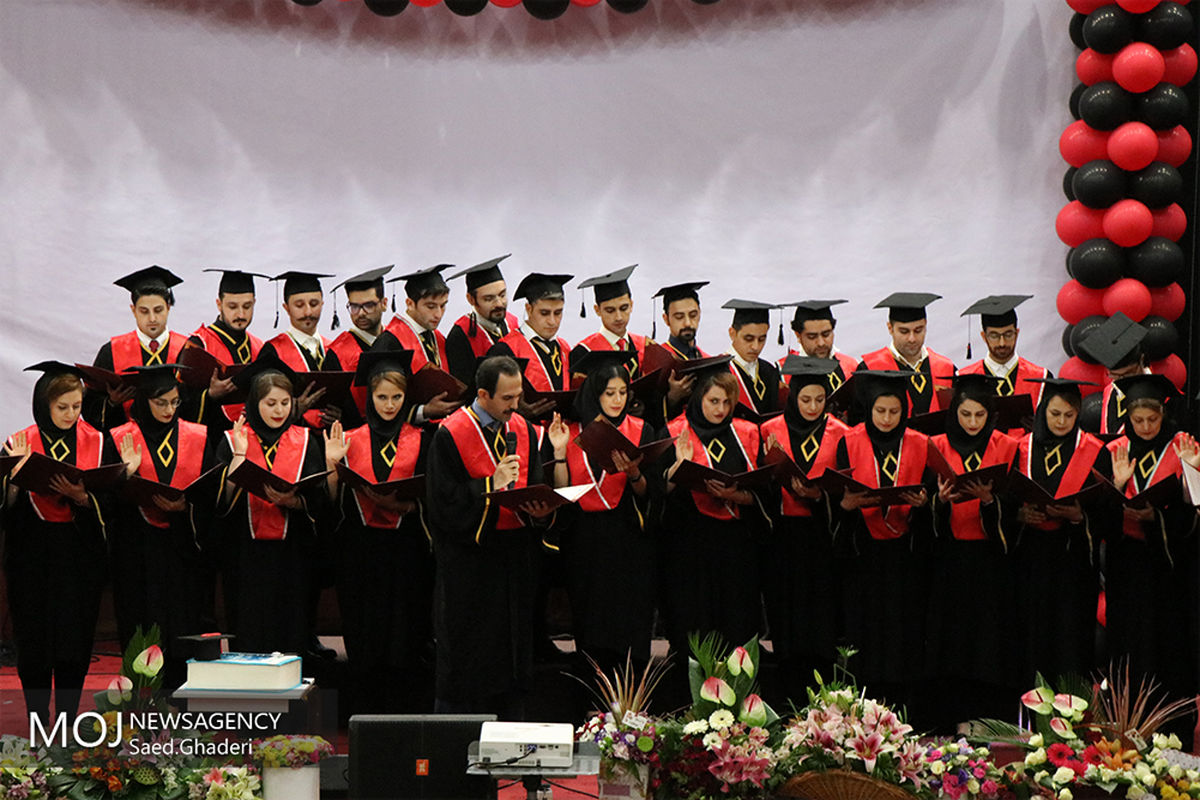 جشن فارغ التحصیلی دانشجویان پزشکی دانشگاه آزاد واحد قشم