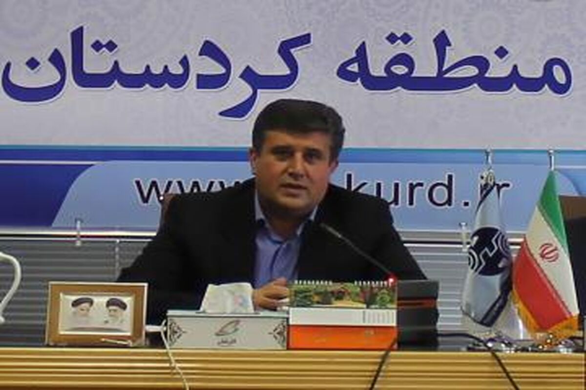 آزاد حکمت