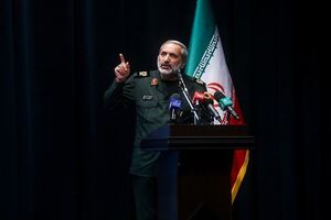 امروز دشمنان از جلوگیری تحقق بسیج جهان اسلام شکست خورند/ باید با مفسدان و عوامل بیگانه آن در داخل برخورد کنیم
