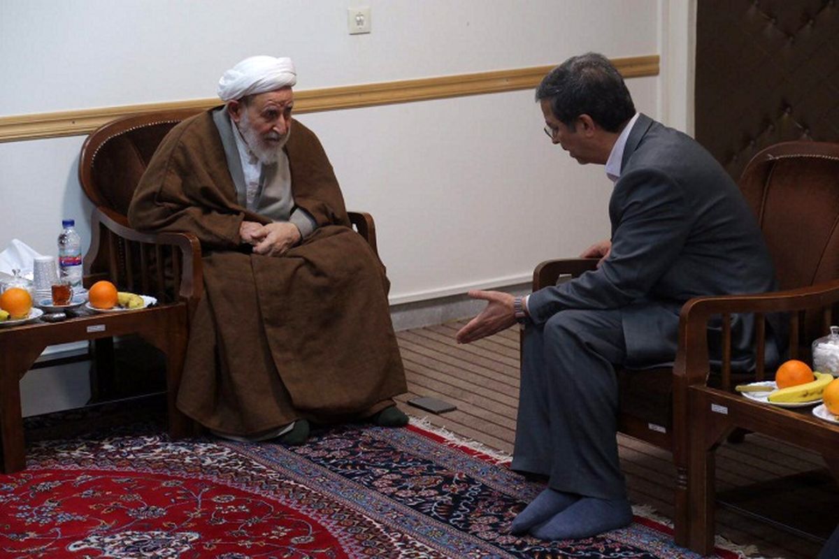 شهردار قم و ایت الله یزدی