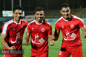 دیدار تیم های فوتبال ذوب آهن اصفهان و پدیده مشهد