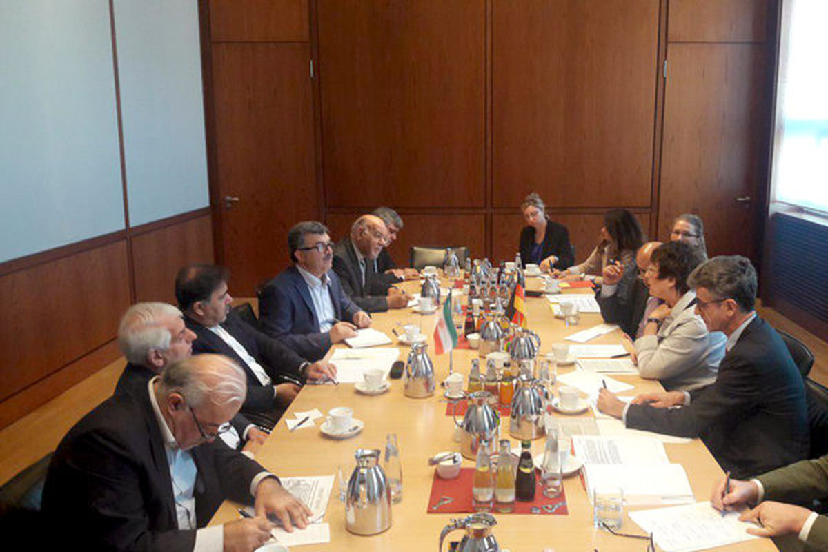 آلمان  ایزان