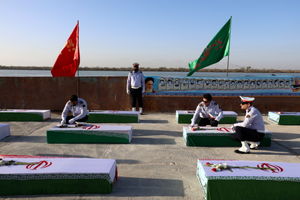 پیکر مطهر ۸۵ شهید دوران دفاع مقدس از مرز آبی اروندرود وارد کشور شد