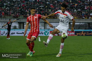 دیدار تیم های فوتبال سپیدرود رشت و فولاد خوزستان